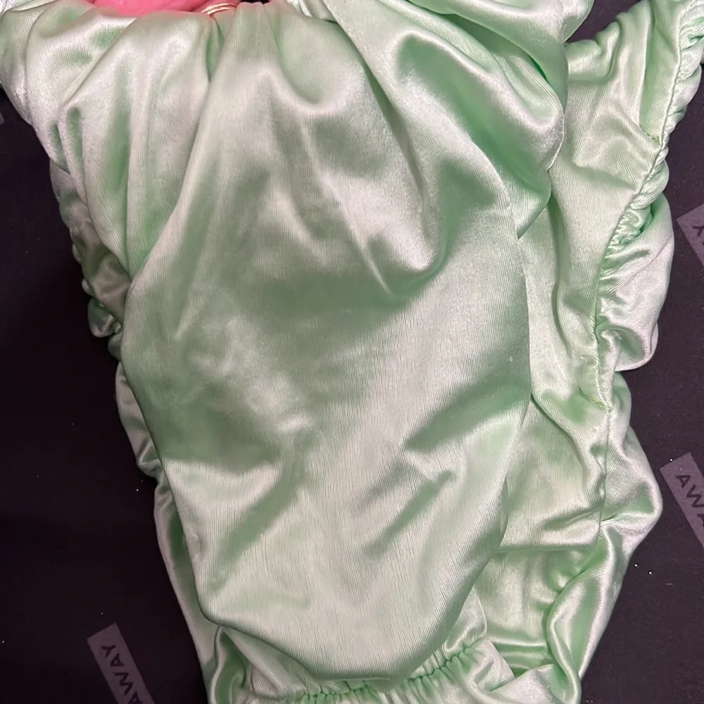 Isa Boulder Green Neon Bikini (XS Bottoms and S top) - Picture 4 of 16